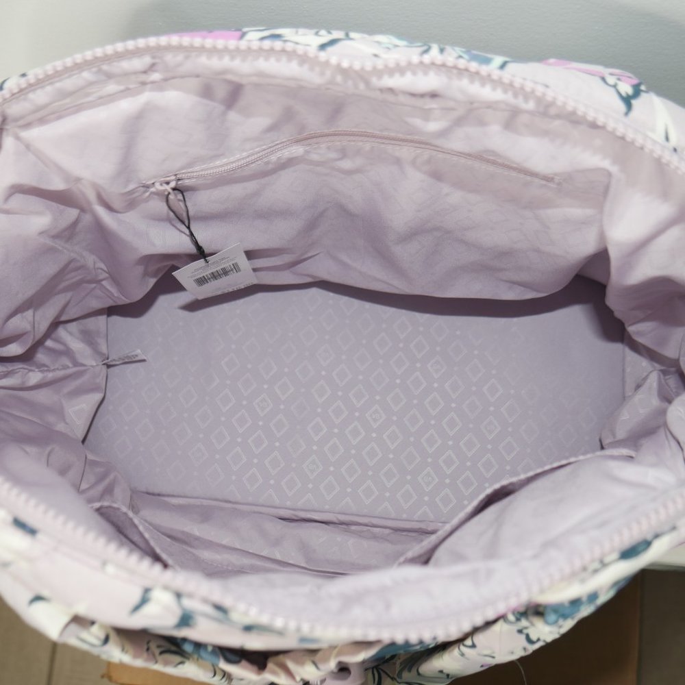 Vera Bradley Featherweight Tote Travel Bag Fresh-Cut Floral Lavender Nylon NWT - Picture 6 of 8